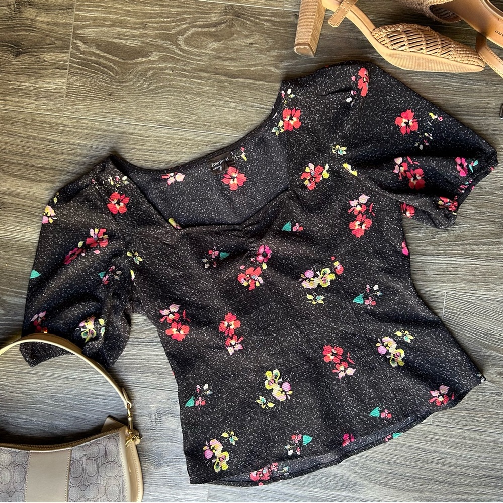 Free Press Black Floral Puff Sleeve Top - Picture 5 of 7
